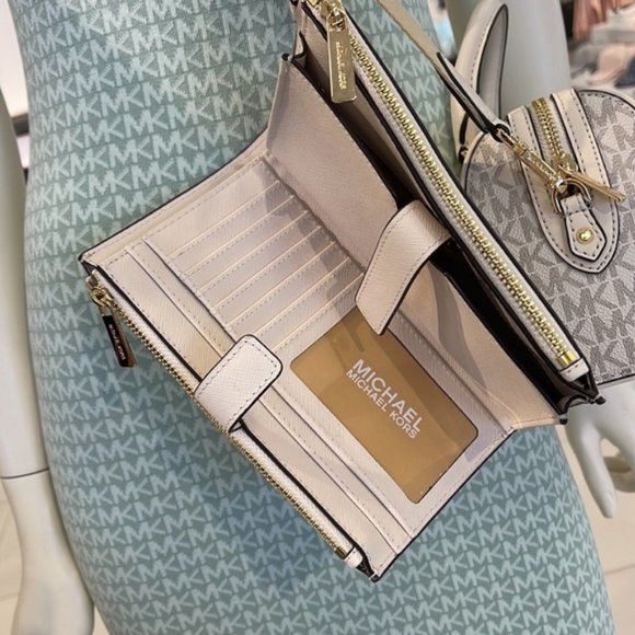 Michael Kors Jet Set Travel Large Double Zip Wristlet Wallet Light Cream Leather - Picture 2 of 16